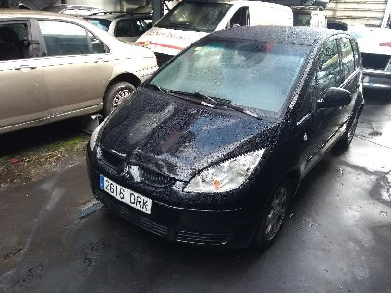 mitsubishi colt berlina 5 (z30a) del año 2005