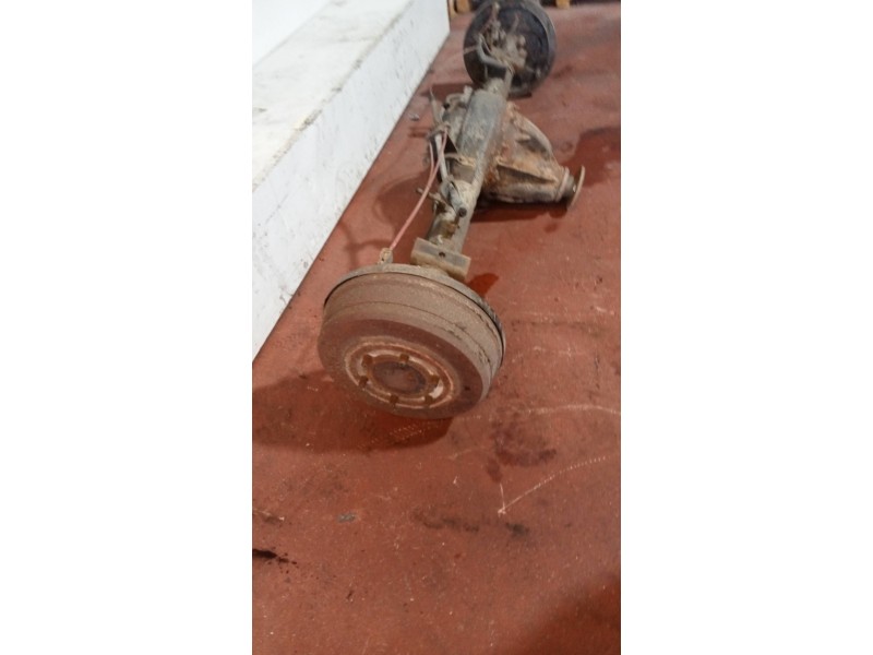 Recambio de puente trasero para nissan pick-up (d22) td doble cabina 4x4 referencia OEM IAM   TAMBOR