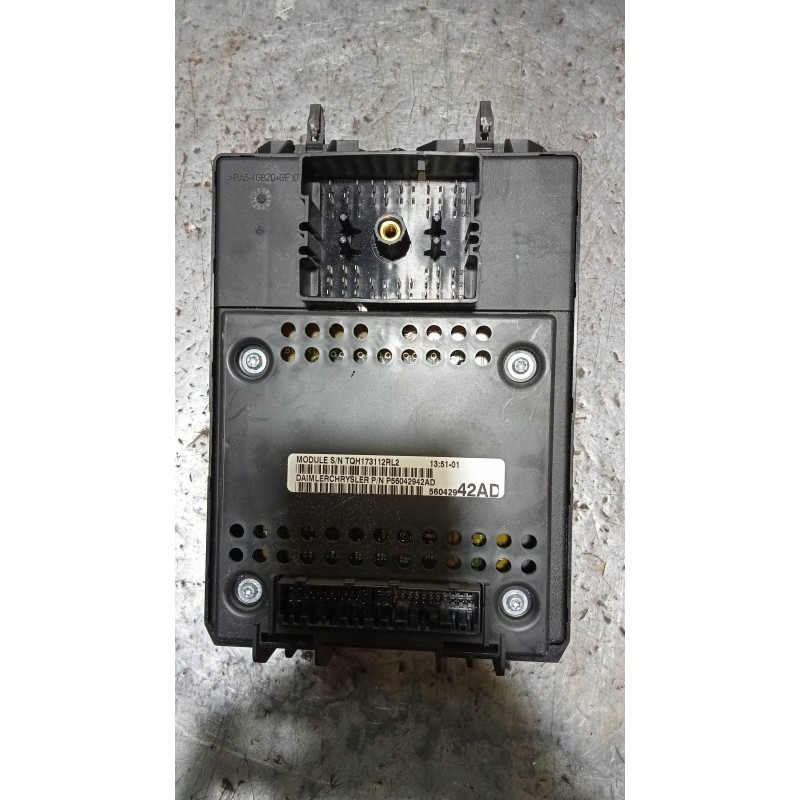 Recambio de caja reles / fusibles para jeep gr.cherokee (wj/wg) 3.1 td laredo referencia OEM IAM 56042942AD P56042942AD 