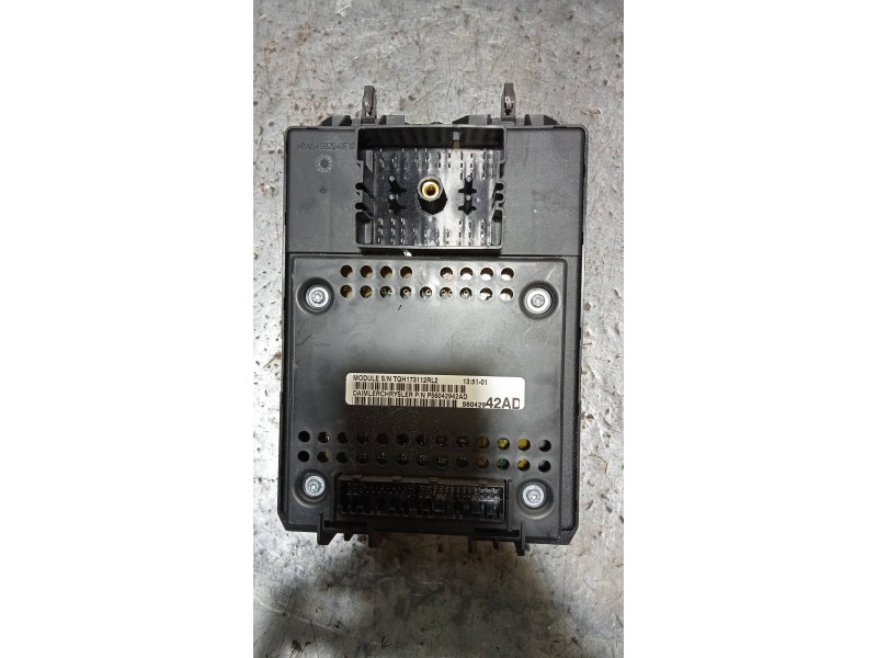 Recambio de caja reles / fusibles para jeep gr.cherokee (wj/wg) 3.1 td laredo referencia OEM IAM 56042942AD P56042942AD 