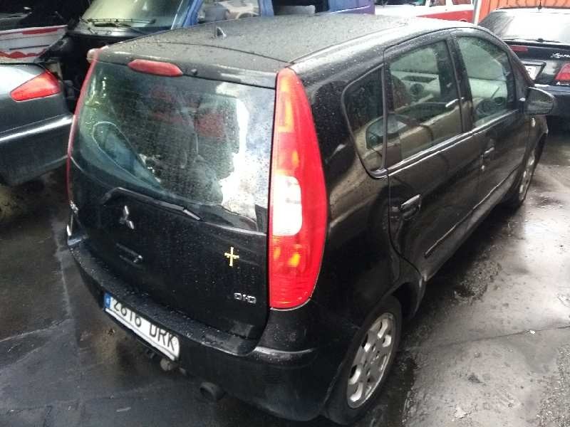 mitsubishi colt berlina 5 (z30a) del año 2005