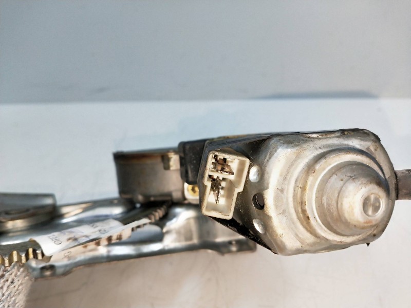 Recambio de elevalunas delantero derecho para opel corsa a referencia OEM IAM 680595942 90139527 3P