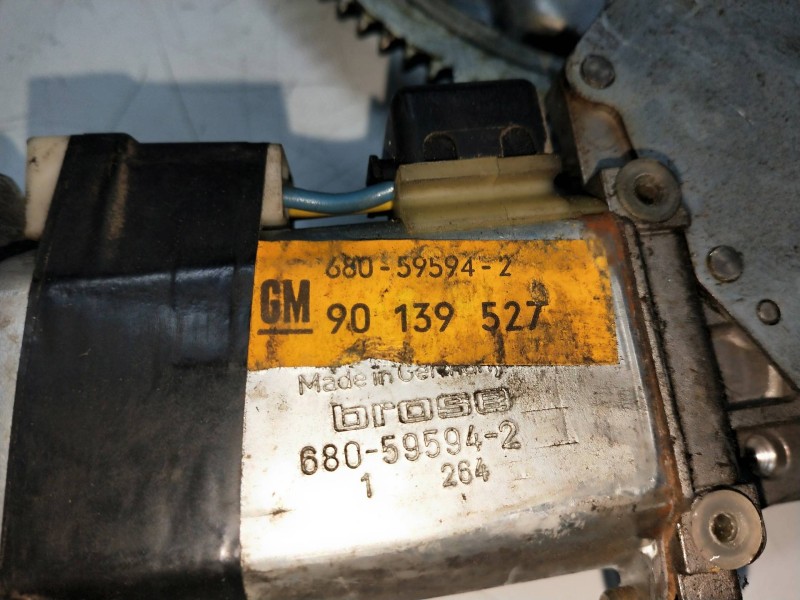 Recambio de elevalunas delantero izquierdo para opel corsa a referencia OEM IAM 680595942 90139527 3P