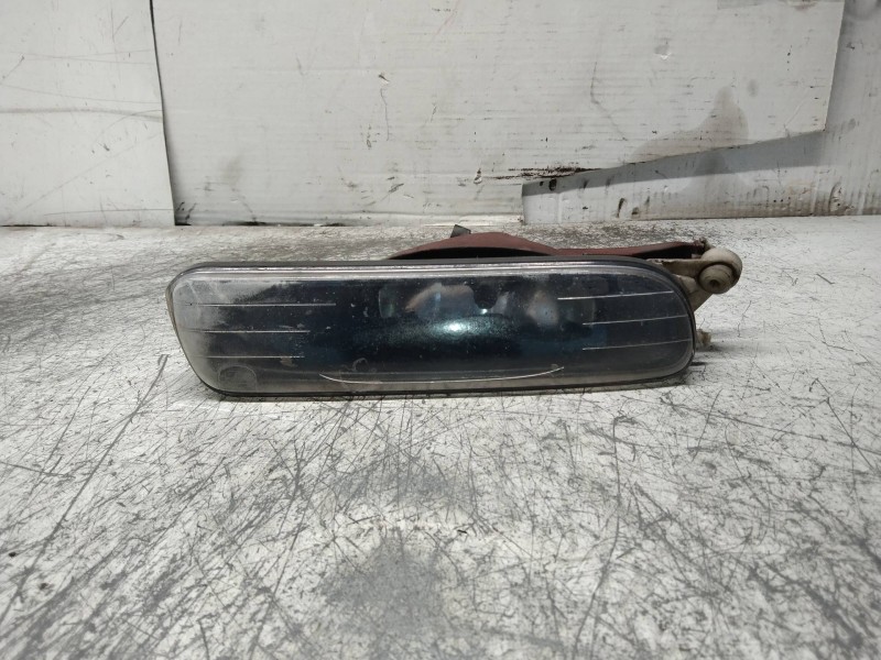 Recambio de faro antiniebla derecho para bmw serie 3 berlina (e46) 320d referencia OEM IAM 147272RE  