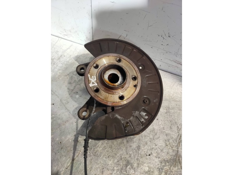 Recambio de mangueta delantera derecha para mercedes vito kasten (639) 113 cdi extralang (639.605) referencia OEM IAM   