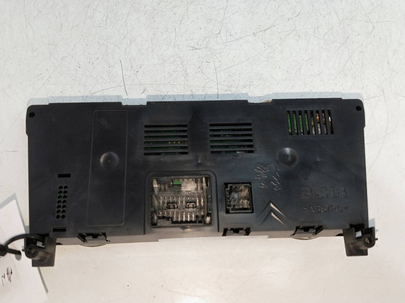 Recambio de mando calefaccion / aire acondicionado para peugeot 3008 premium referencia OEM IAM 96837481XT  