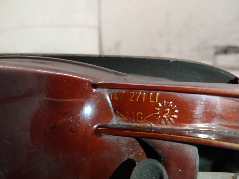 Recambio de faro antiniebla izquierdo para bmw serie 3 berlina (e46) 320d referencia OEM IAM 147271LI  