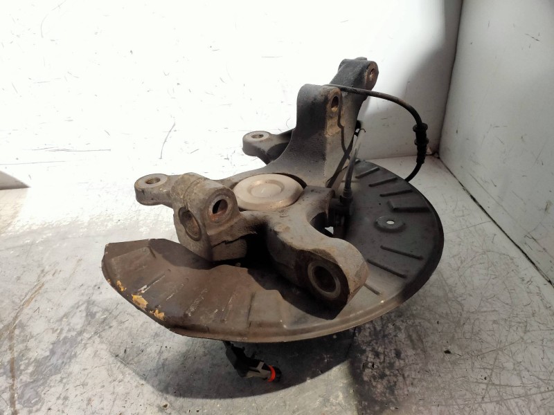 Recambio de mangueta delantera izquierda para mercedes vito kasten (639) 113 cdi extralang (639.605) referencia OEM IAM   