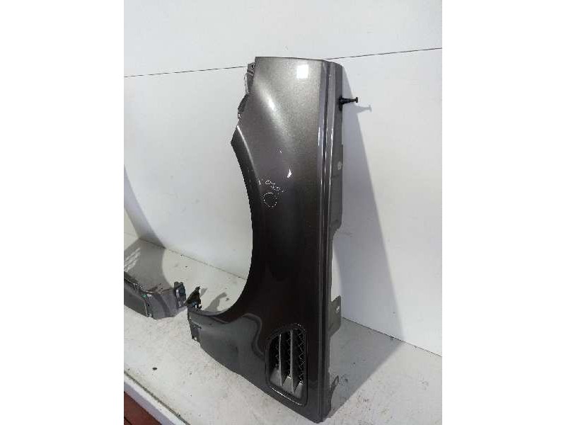 Recambio de aleta delantera izquierda para land rover range rover sport v8 td hse black&white referencia OEM IAM   