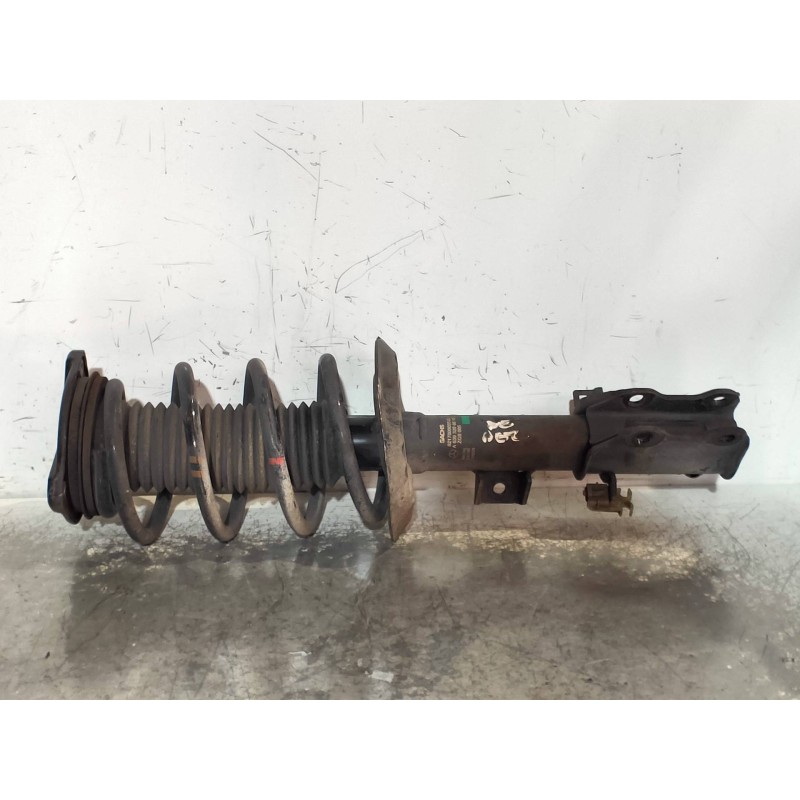 Recambio de amortiguador delantero derecho para mercedes vito kasten (639) 113 cdi extralang (639.605) referencia OEM IAM 821700
