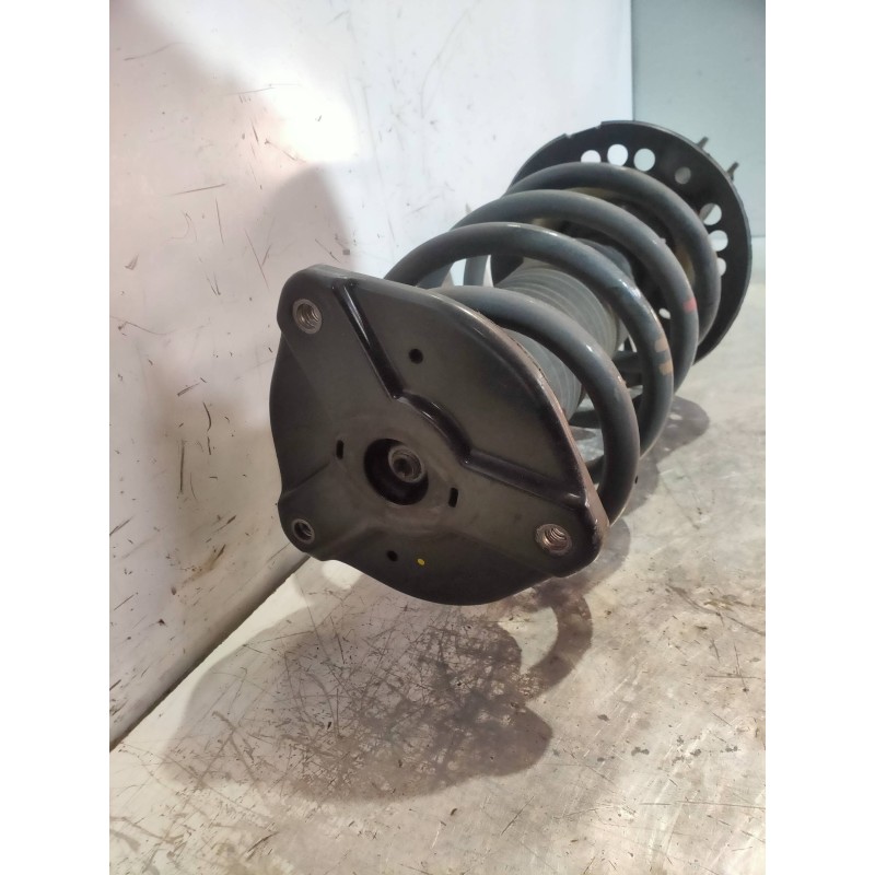 Recambio de amortiguador delantero derecho para mercedes vito kasten (639) 113 cdi extralang (639.605) referencia OEM IAM 821700