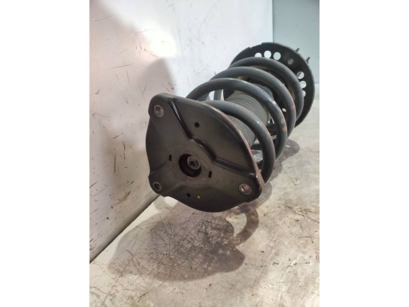 Recambio de amortiguador delantero derecho para mercedes vito kasten (639) 113 cdi extralang (639.605) referencia OEM IAM 821700