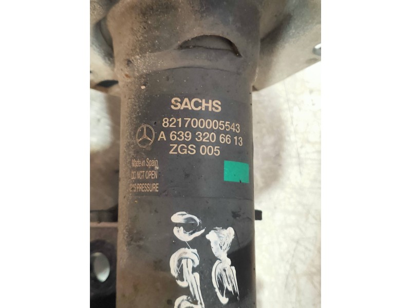 Recambio de amortiguador delantero derecho para mercedes vito kasten (639) 113 cdi extralang (639.605) referencia OEM IAM 821700