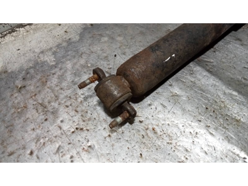 Recambio de amortiguador delantero izquierdo para jeep gr.cherokee (wj/wg) 3.1 td laredo referencia OEM IAM   