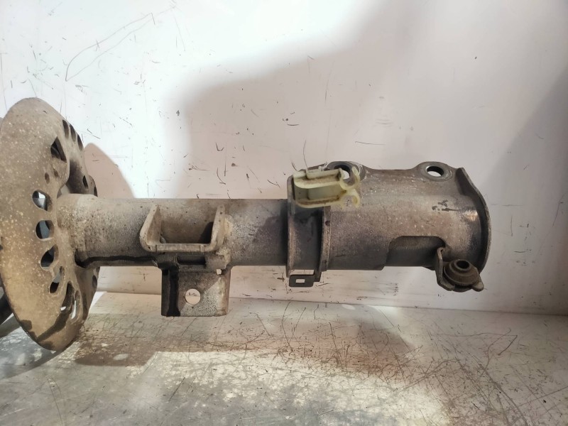 Recambio de amortiguador delantero derecho para mercedes vito kasten (639) 113 cdi extralang (639.605) referencia OEM IAM 821700