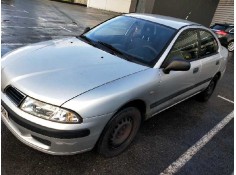 mitsubishi carisma berlina 5 (da0) del año 2001