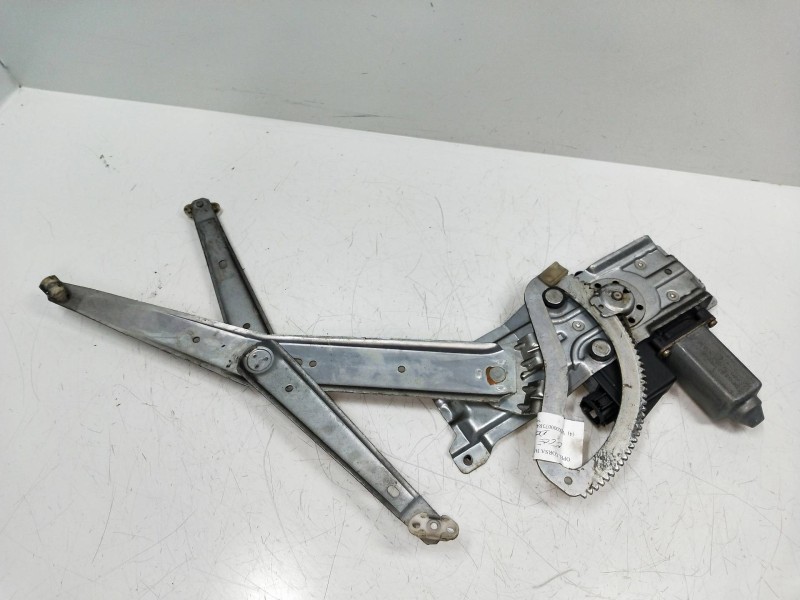 Recambio de elevalunas delantero derecho para opel corsa b referencia OEM IAM 19379300  3P