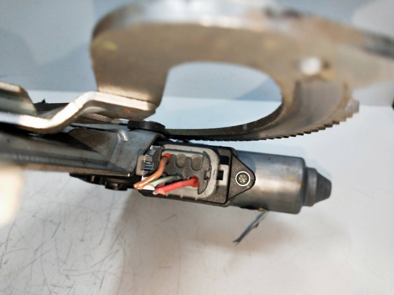 Recambio de elevalunas delantero derecho para opel corsa b 1.7 diesel referencia OEM IAM   5P