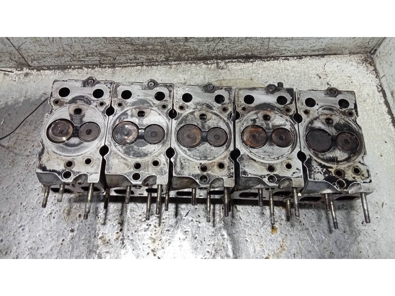 Recambio de culata para jeep gr.cherokee (wj/wg) 3.1 td laredo referencia OEM IAM VM73B  