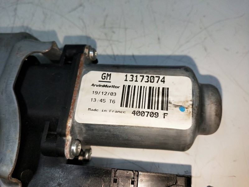 Recambio de elevalunas delantero derecho para opel corsa c referencia OEM IAM 400709F 13173074 3P