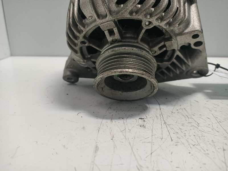 Recambio de alternador para audi a4 berlina (b5) 1.8 referencia OEM IAM   VALEO