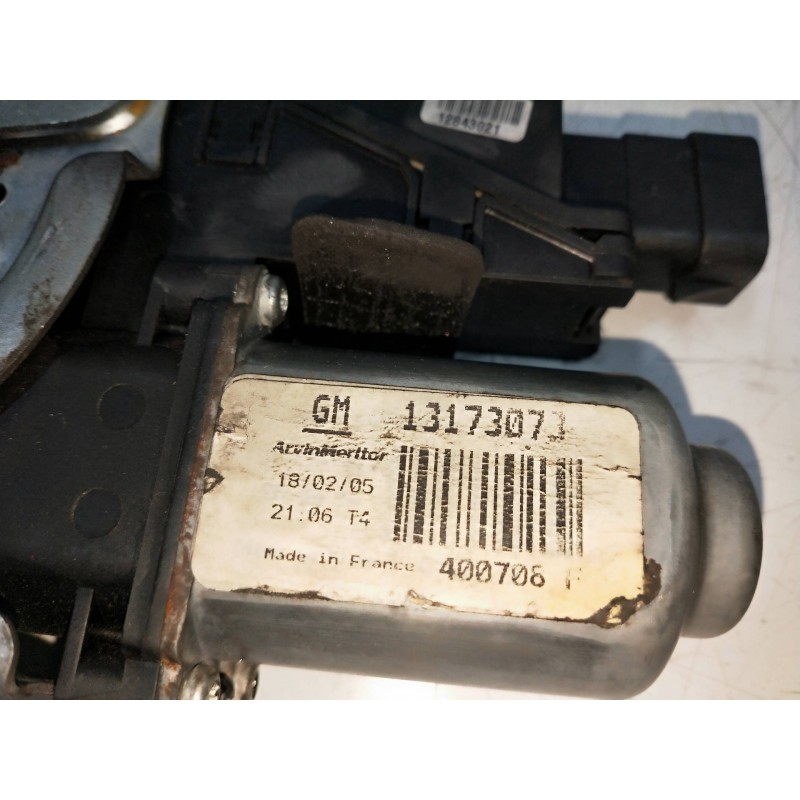 Recambio de elevalunas delantero izquierdo para opel corsa c 1.3 16v cdti cat (z 13 dt / ln9) referencia OEM IAM 400706F 1317307