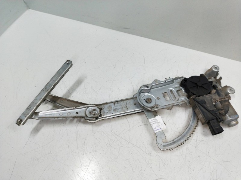 Recambio de elevalunas delantero derecho para opel corsa c blue line referencia OEM IAM 400708F 13173073 5P
