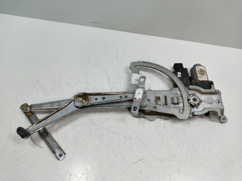 Recambio de elevalunas delantero derecho para opel corsa c blue line referencia OEM IAM 400708F 13173073 5P