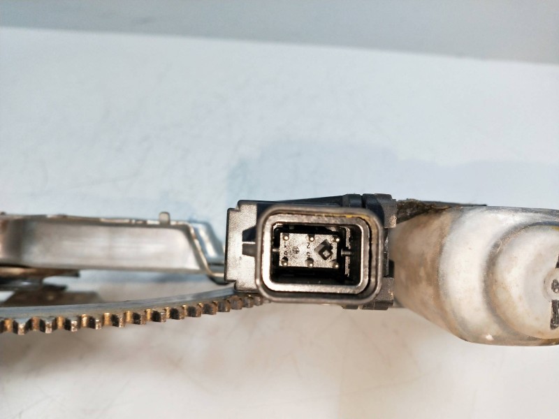 Recambio de elevalunas delantero derecho para opel corsa c blue line referencia OEM IAM 400708F 13173073 5P