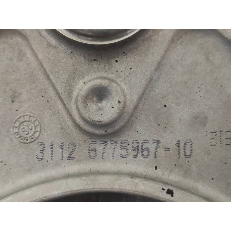 Recambio de brazo suspension superior delantero izquierdo para bmw serie 5 lim. (f10) 520d referencia OEM IAM 31126775967  