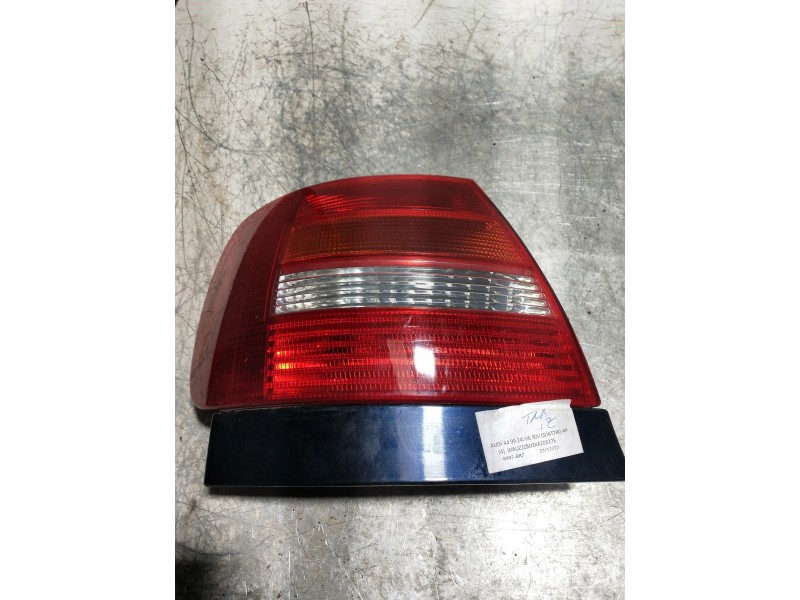 Recambio de piloto trasero izquierdo para audi a4 berlina (b5) 2.4 quattro referencia OEM IAM   