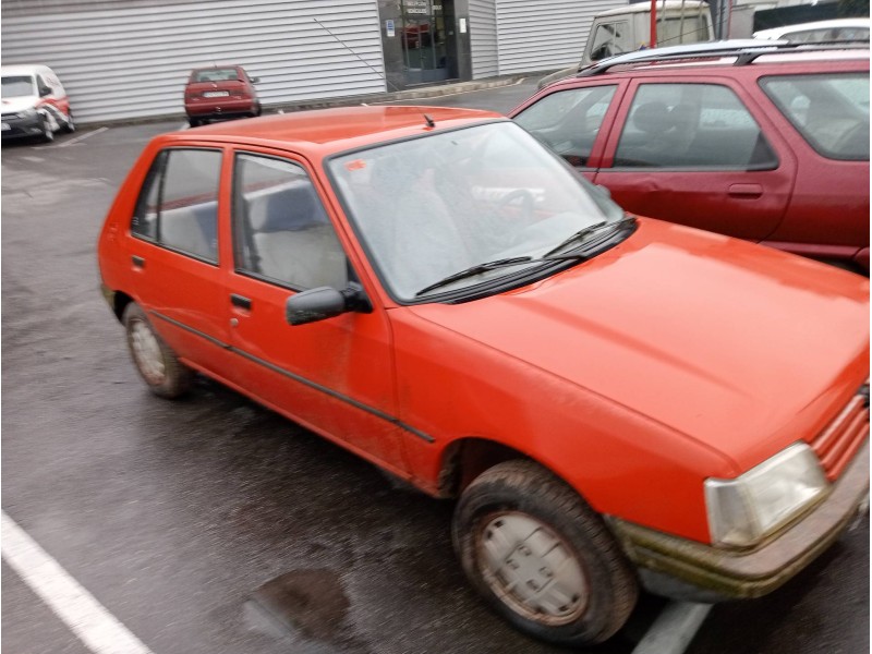 peugeot 205 berlina del año 1990