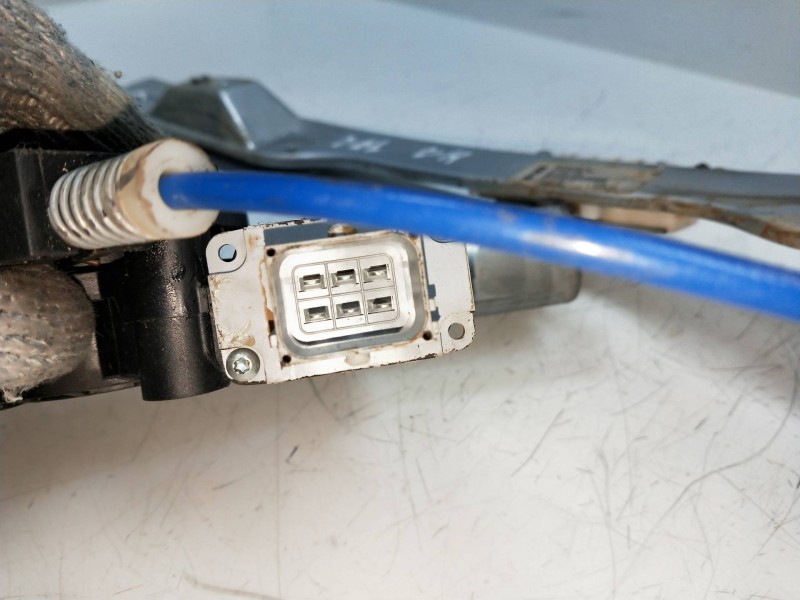 Recambio de elevalunas delantero derecho para opel corsa e 1.4 referencia OEM IAM 71019003  