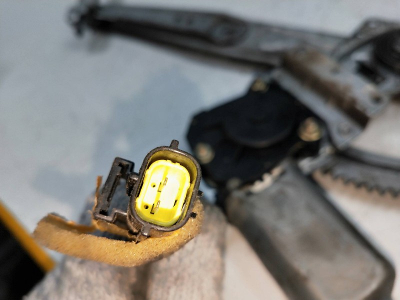 Recambio de elevalunas delantero derecho para opel frontera a 2.3 turbodiesel referencia OEM IAM   5P Recambio de elevalunas delantero derecho para opel frontera a 2.3 turbodiesel referencia OEM IAM   5P