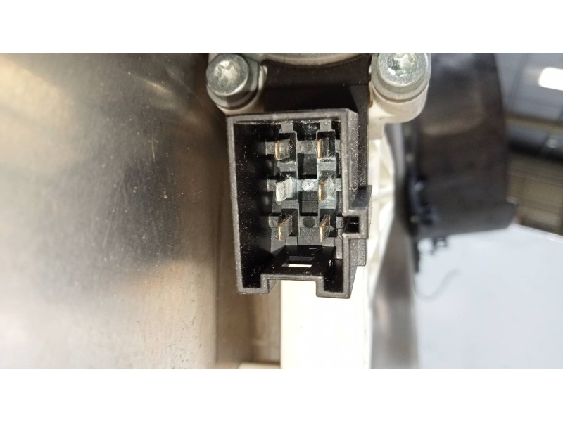 Recambio de elevalunas trasero derecho para mercedes clase s (w221) berlina 450 l (221.170) referencia OEM IAM A2217300435 A2218