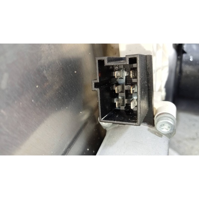 Recambio de elevalunas trasero izquierdo para mercedes clase s (w221) berlina 450 l (221.170) referencia OEM IAM A2218203702 A22