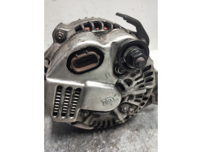 Recambio de alternador para kia sorento 2.5 crdi referencia OEM IAM 376004A300  