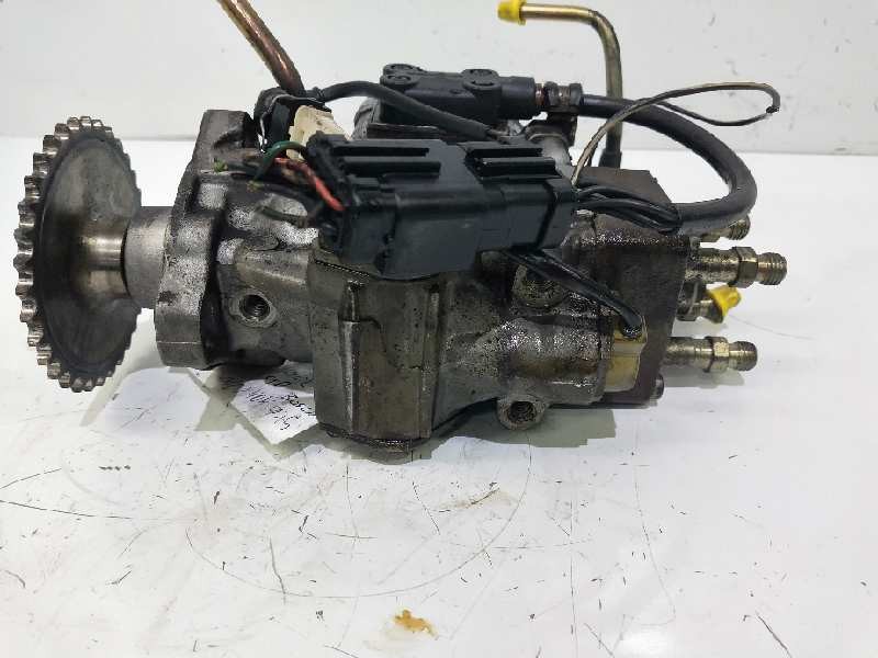 Recambio de bomba inyeccion para chrysler voyager (gs) 2.5 turbodiesel referencia OEM IAM 0460404975  BOSCH