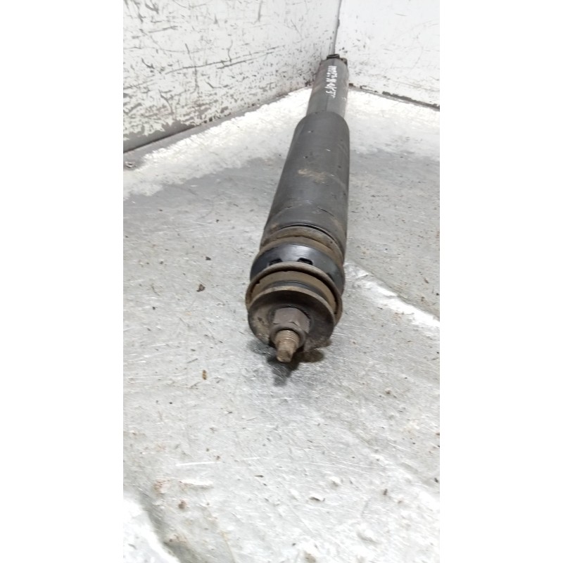 Recambio de amortiguador trasero izquierdo para kia sorento 2.5 crdi referencia OEM IAM 553103E500  