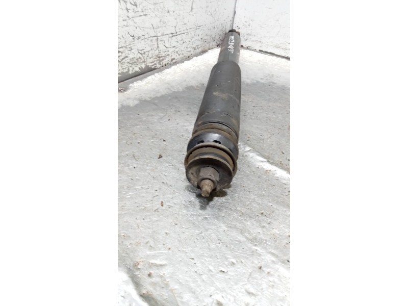 Recambio de amortiguador trasero izquierdo para kia sorento 2.5 crdi referencia OEM IAM 553103E500  