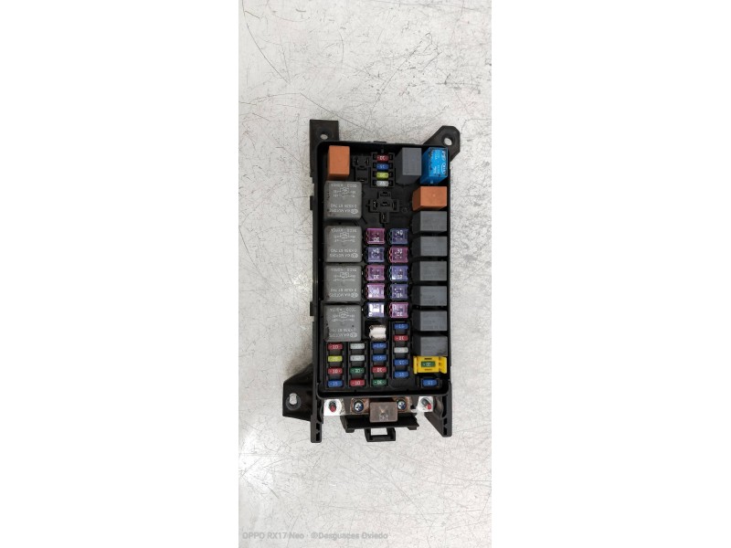 Recambio de caja reles / fusibles para kia sorento 2.5 crdi referencia OEM IAM 911613E010  