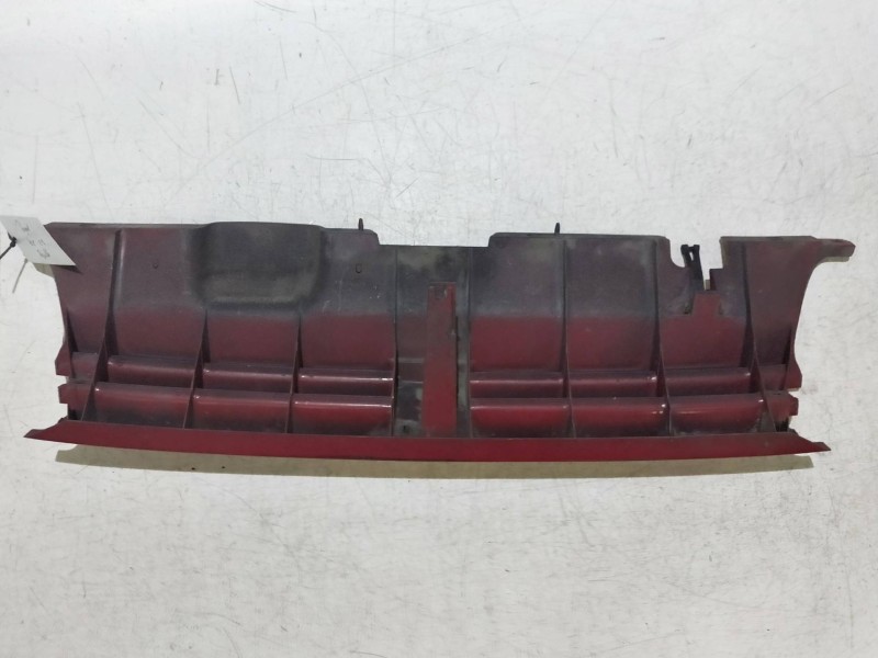 Recambio de rejilla delantera para peugeot 405 berlina 1.9 cat referencia OEM IAM   