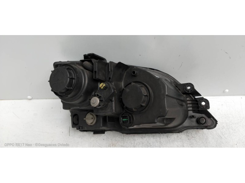 Recambio de faro izquierdo para kia sorento 2.5 crdi referencia OEM IAM 921013E5XX  