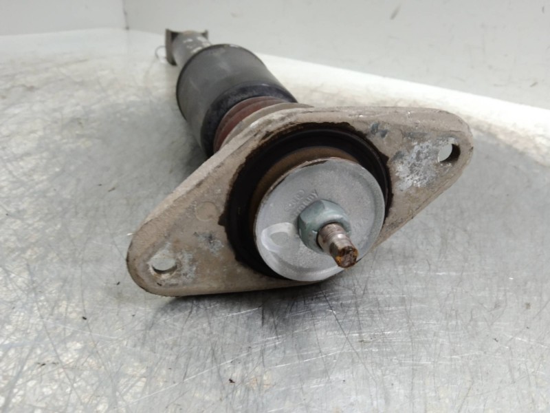 Recambio de amortiguador trasero para audi a8 (d2) 2.5 tdi referencia OEM IAM 4D0513031R  
