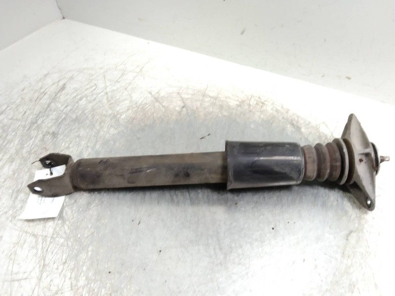 Recambio de amortiguador trasero para audi a8 (d2) 2.5 tdi referencia OEM IAM 4D0513031R  