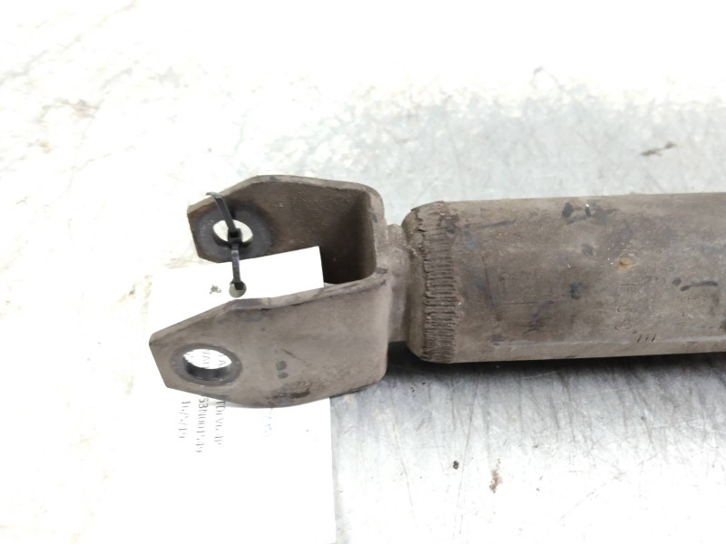 Recambio de amortiguador trasero para audi a8 (d2) 2.5 tdi referencia OEM IAM 4D0513031R  