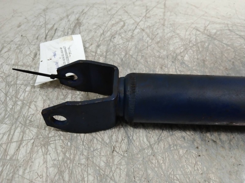 Recambio de amortiguador trasero para audi a8 (d2) 4.2 v8 32v referencia OEM IAM 4D0513031H  