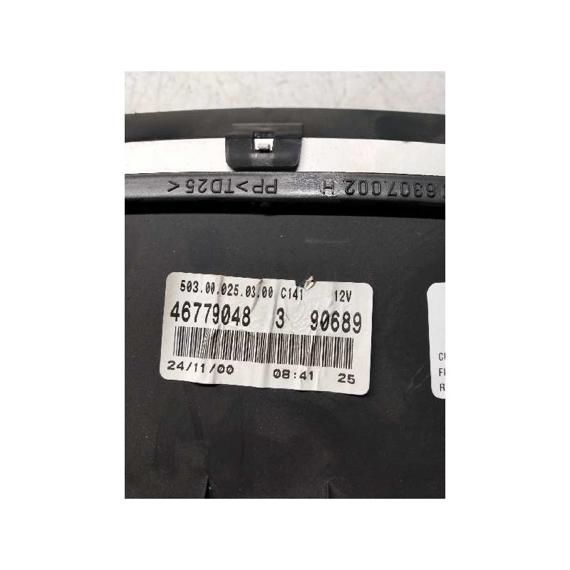 Recambio de cuadro instrumentos para fiat punto berlina (188) 1.2 8v referencia OEM IAM 46779048 3 90689 503000250300