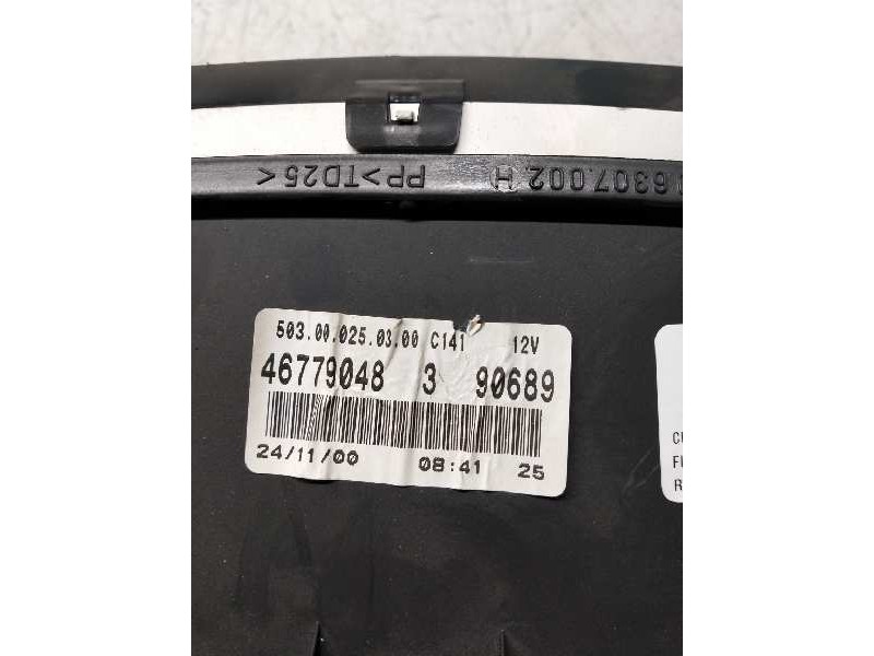 Recambio de cuadro instrumentos para fiat punto berlina (188) 1.2 8v referencia OEM IAM 46779048 3 90689 503000250300