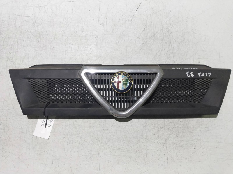 Recambio de rejilla delantera para alfa romeo 33 berlina referencia OEM IAM    Recambio de rejilla delantera para alfa romeo 33 berlina referencia OEM IAM